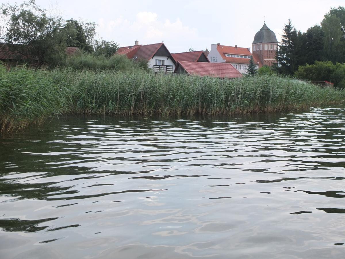 Mazurska Villa Deluxe: Lakeside Retreat with Private Pier on Lake Kalwa Pasym Exterior photo
